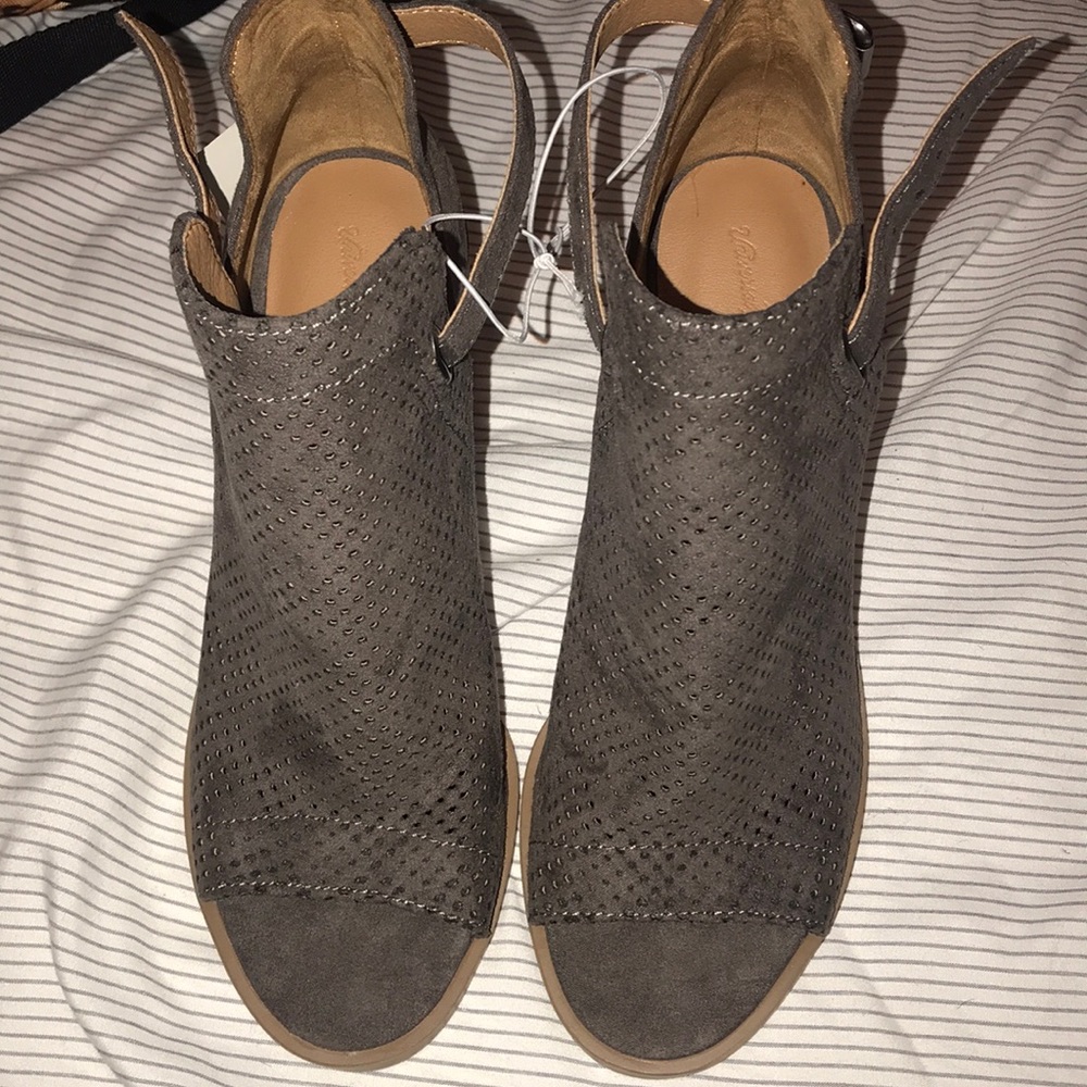 Universal Thread open toe, chunky heel booties